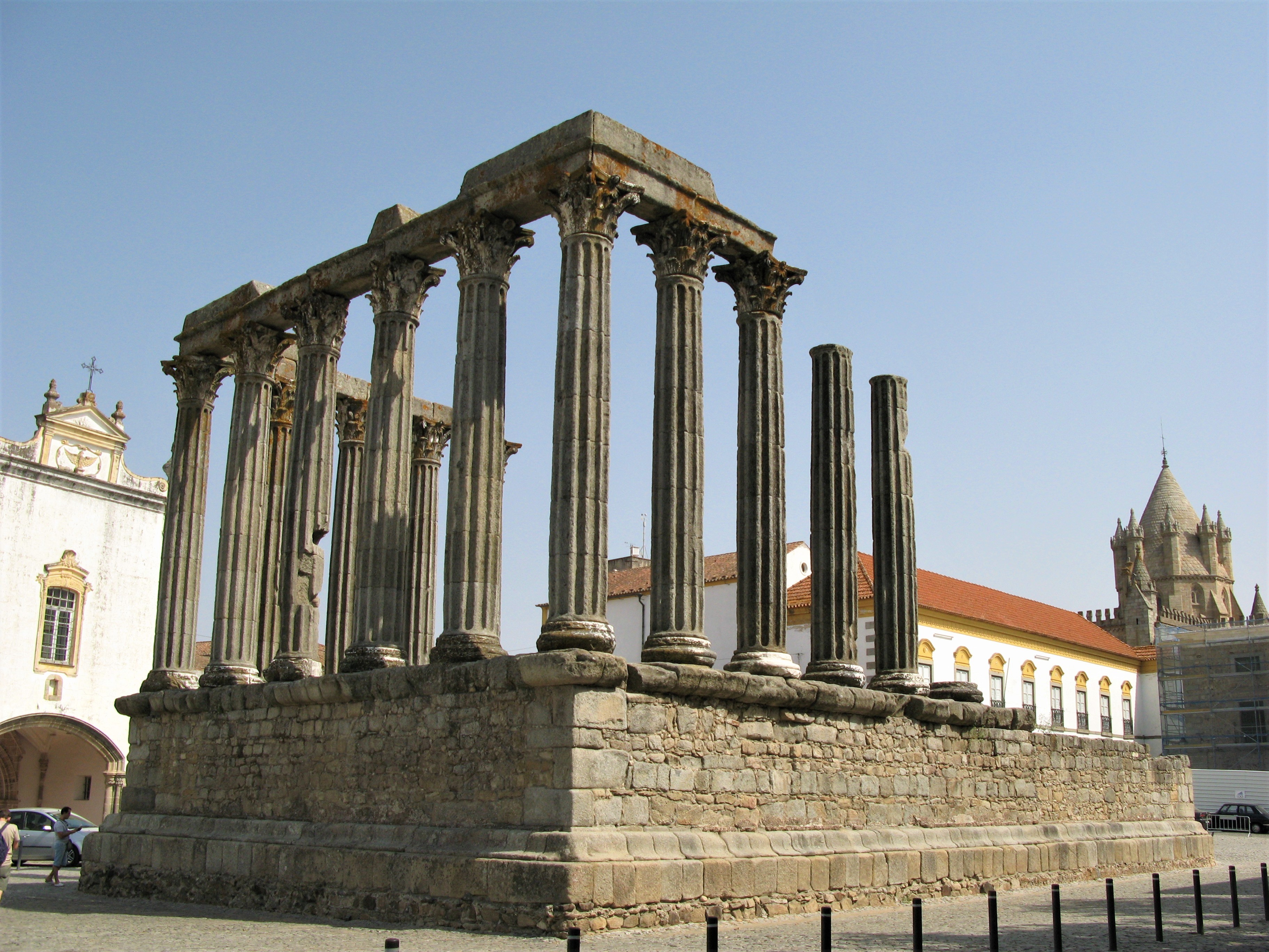 Évora